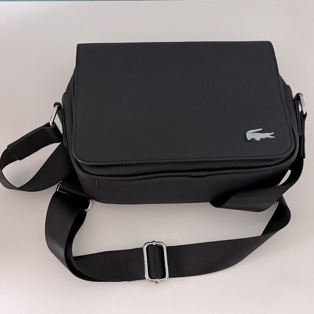 Lacoste 
Classic flap shoulder bag